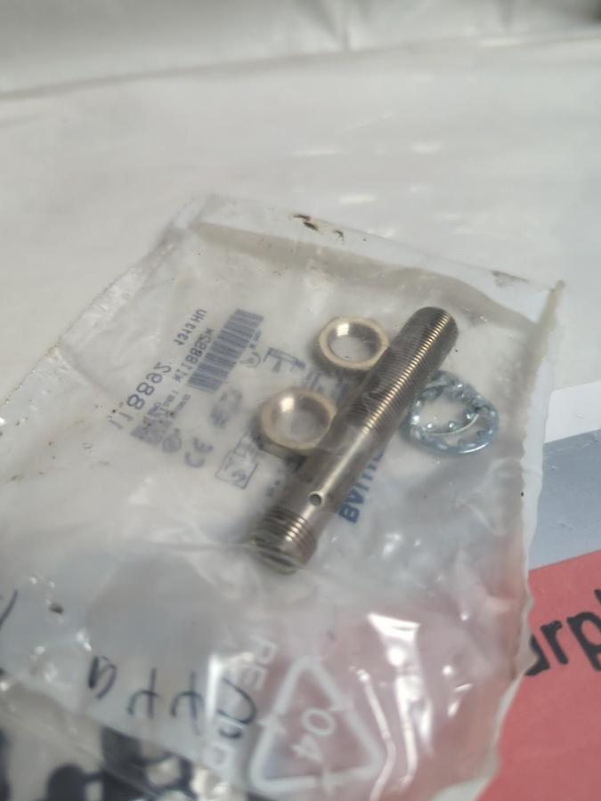 BALLUFF,BES01C8,PROXIMITY SWITCH 10-30VDC NOS