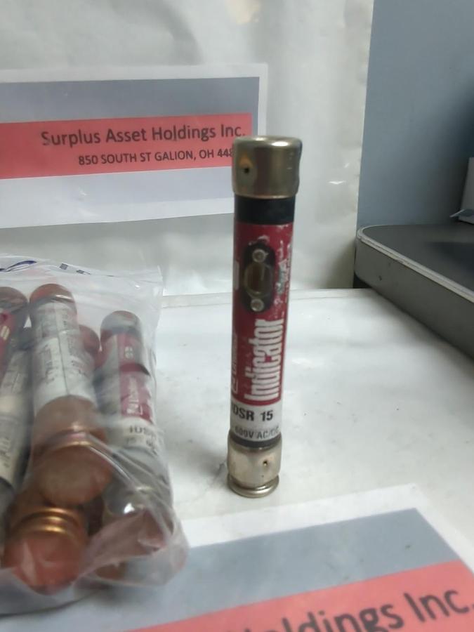 Used LITTELFUSE,IDSR15,INDICATOR 15 AMP FUSE LOT OF 19 PRE-OWNED