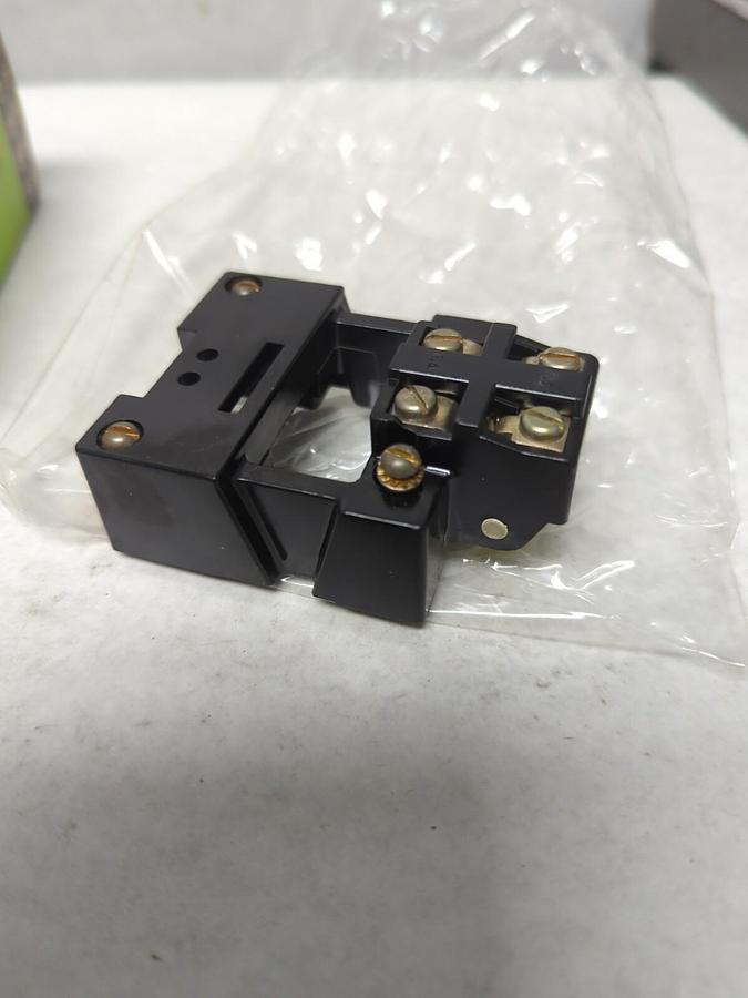 ALLEN-BRADLEY,Z-21129,COIL COVER SIZE 0 SERIES K NOS