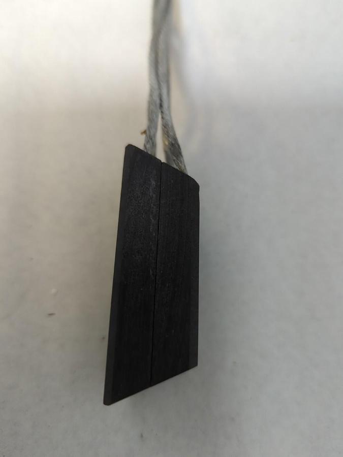 CARBONE,GE-715,CARBON MOTOR BRUSHES LOT OF 23 NOS