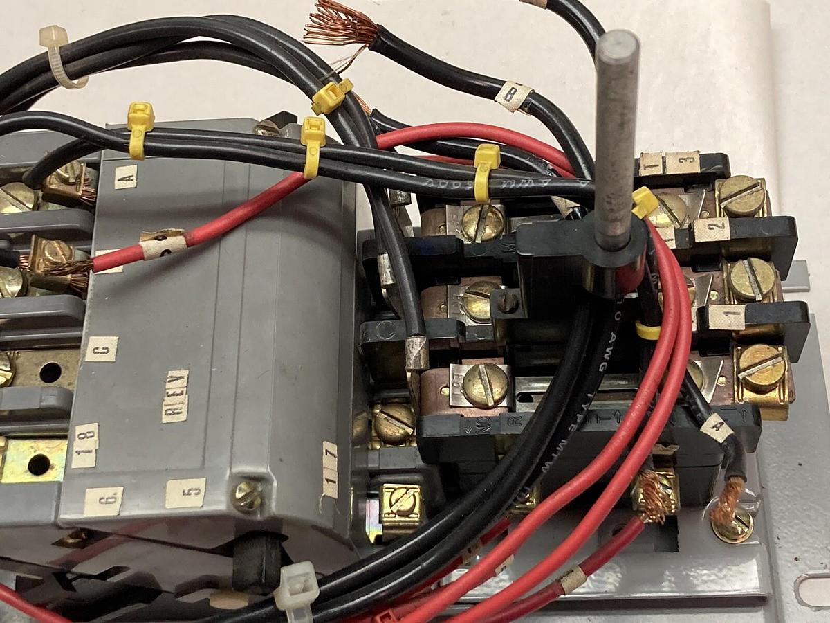 Used Furnas,22DP32AF71E6,Size 1 Motor Contactor 27A 600VAC