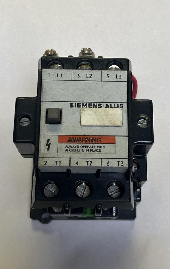 Used SIEMENS,CXL00*3,CONTACTOR SIZE 0
