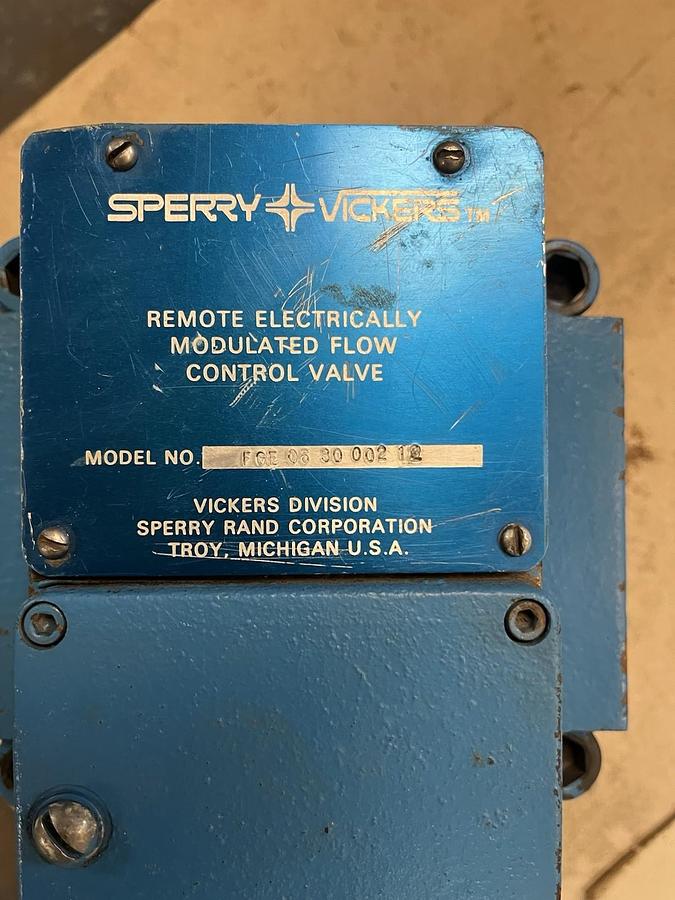 Used VICKERS,FGE-06-30-002-12,HYDRAULIC FLOW CONTROL VALVE
