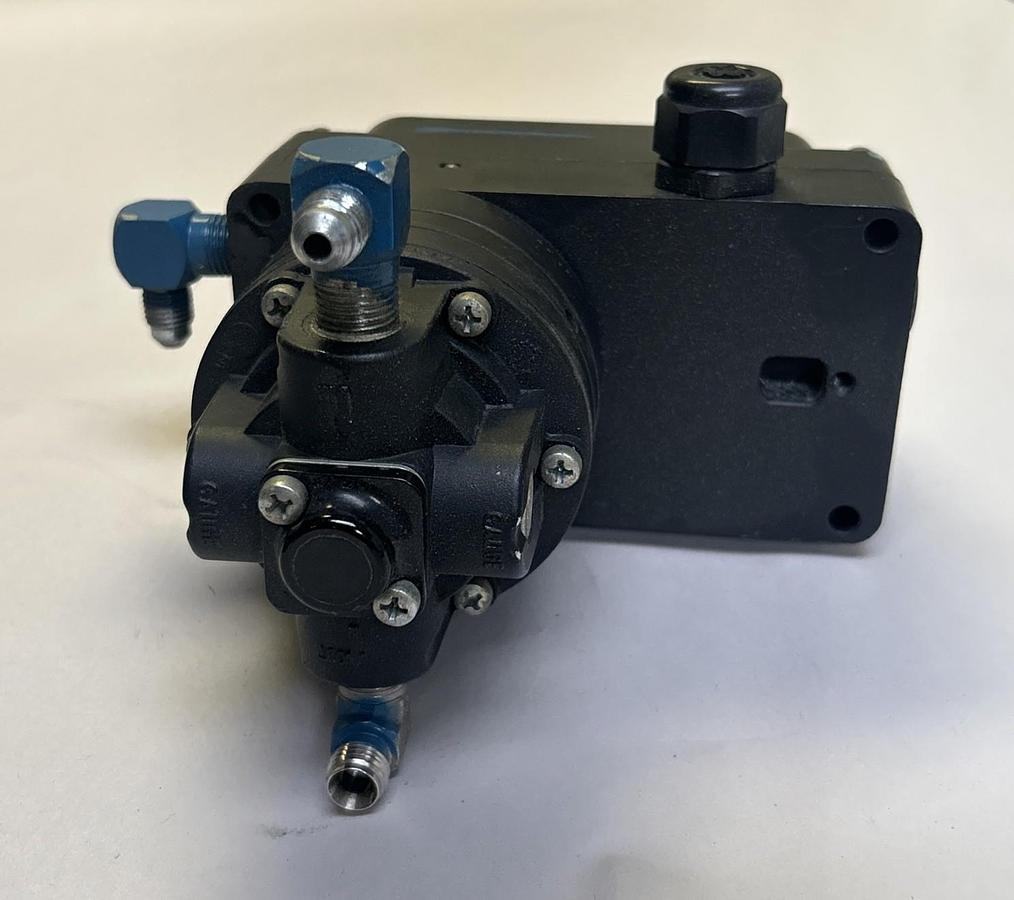 Used FAIRCHILD,TB5226-9,ELECTRIC TO PNEUMATIC TRANSDUCER