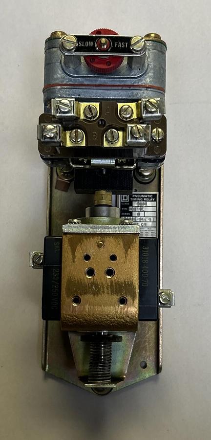 SQUARE D,9050-C0-1E,PNEUMATIC TIMING RELAY NOS
