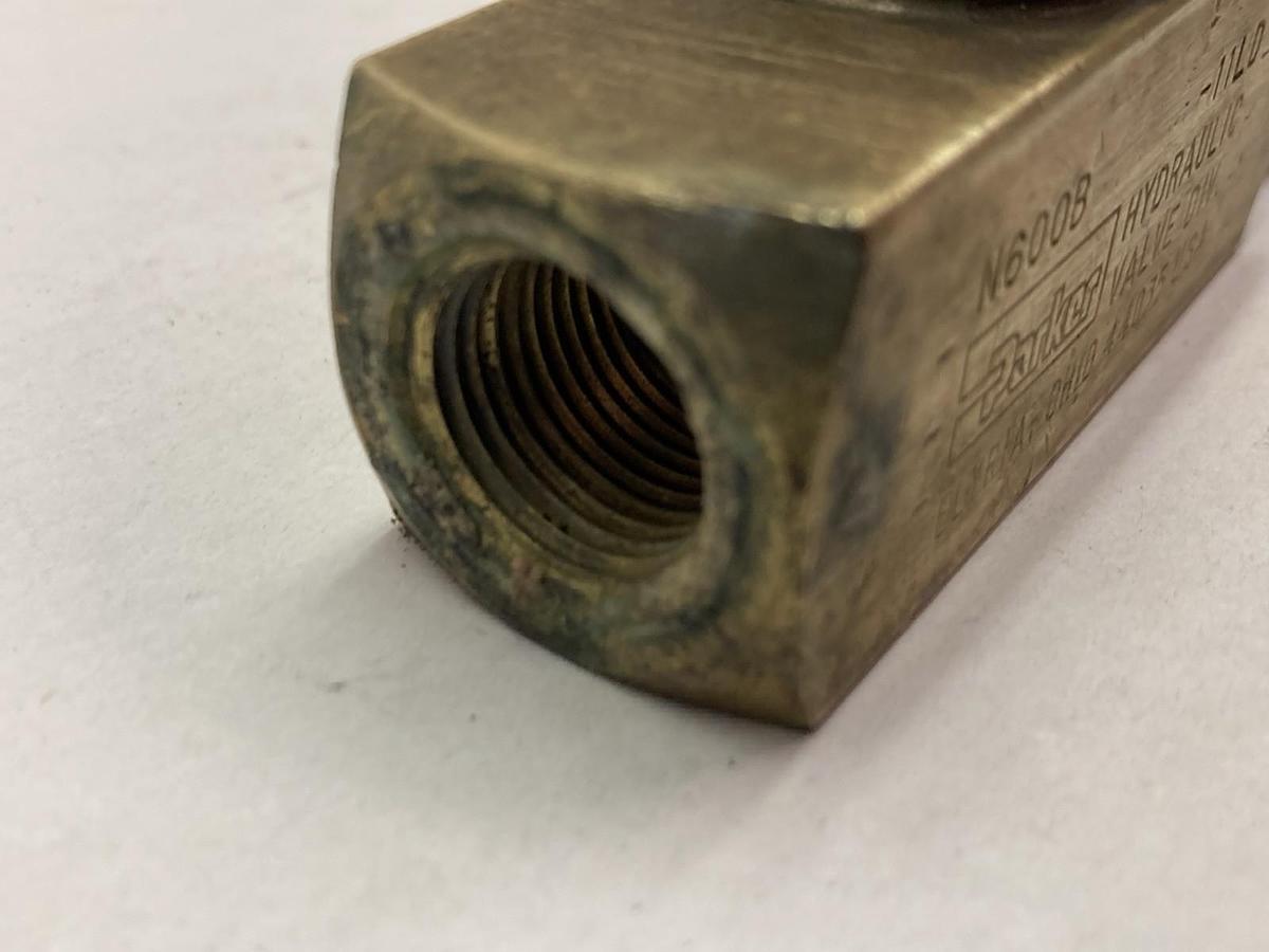 Used Parker,N600B,Hydraulic Valve 2000 PSI 138 Bar Max