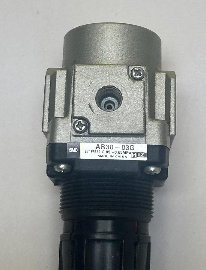 Used SMC,AR30-03G,PRESSURE REGULATOR