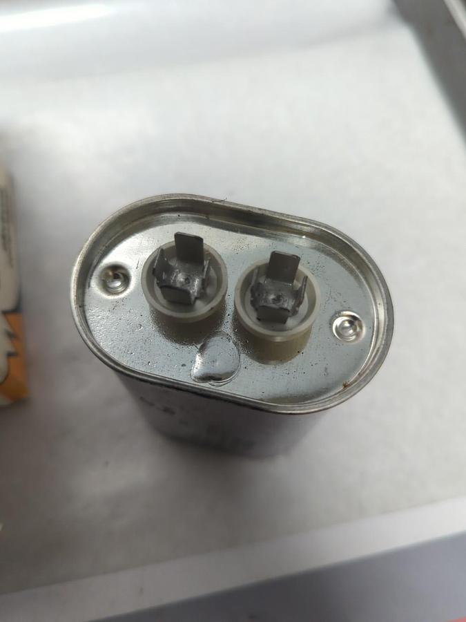 MALLORY,OPN1040,CAPACITOR 10 MFD 440 VAC NOS