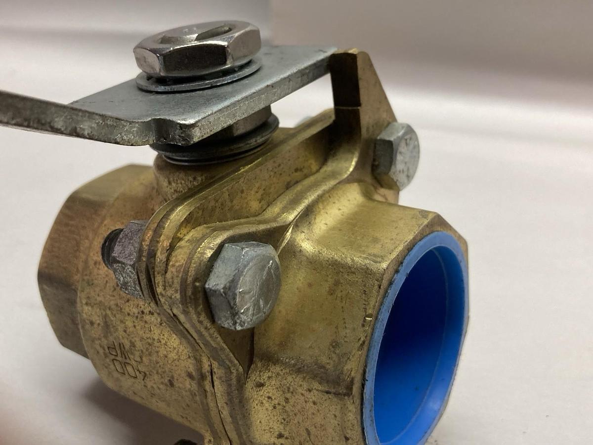 Used Jamesbury,1-1/2-21-1136TTC0,Two-Way Ball Valve 1-1/2 Inch Bore 400CWP