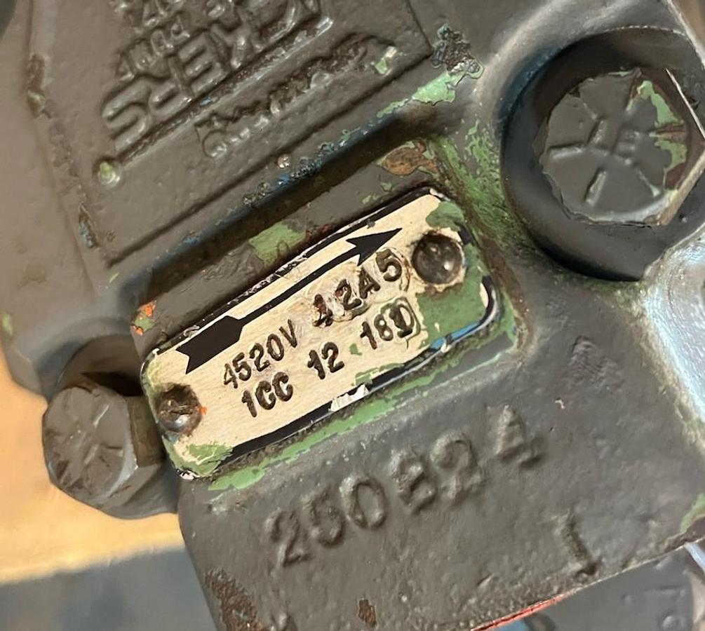 Used VICKERS,4520V-12A5-1CC-12-181,VANE PUMP