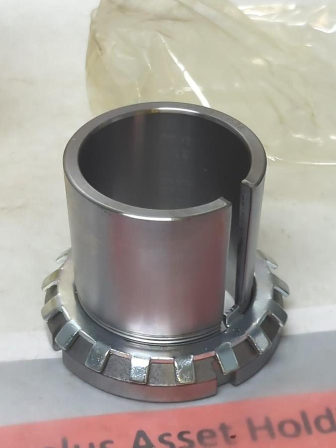 NSK,SNW111X1-15/16,BEARING ADAPTER 1-15/16 INCH NOS