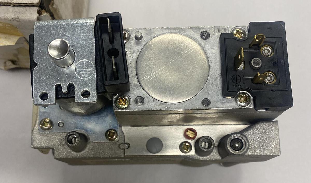 Honeywell,41597-001,Gas Valve NOS