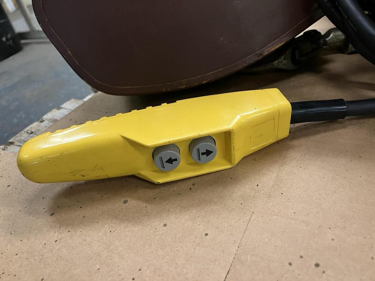 Used BUDGIT,K-316-2,ELECTRIC HOIST 1 TON 16FPM 1HP 3PH 460V 12' CHAIN