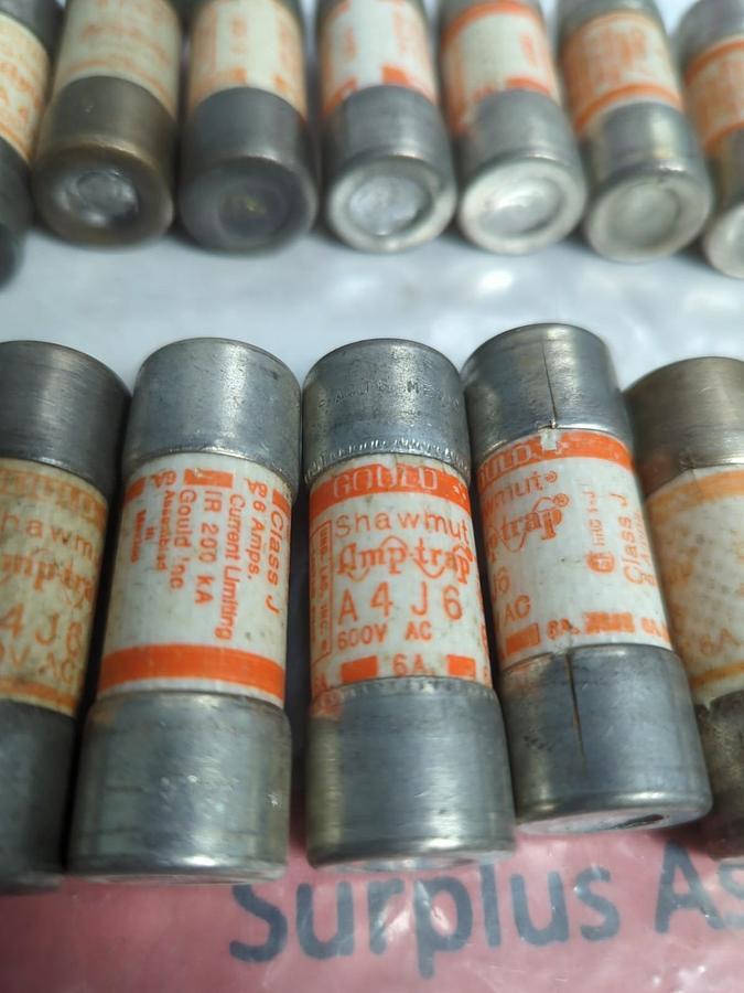 Used CHASE SHAWMUT,A4J6,AMP-TRAP 6 AMP FUSE LOT OF 16 PRE-OWNED