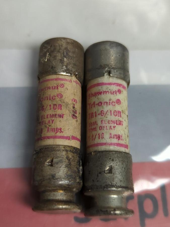 Used GOULD SHAWMUT,TR-1-6/10R,TRI-ONIC 1-6/10 AMP FUSE LOT OF 2 PRE-OWNED