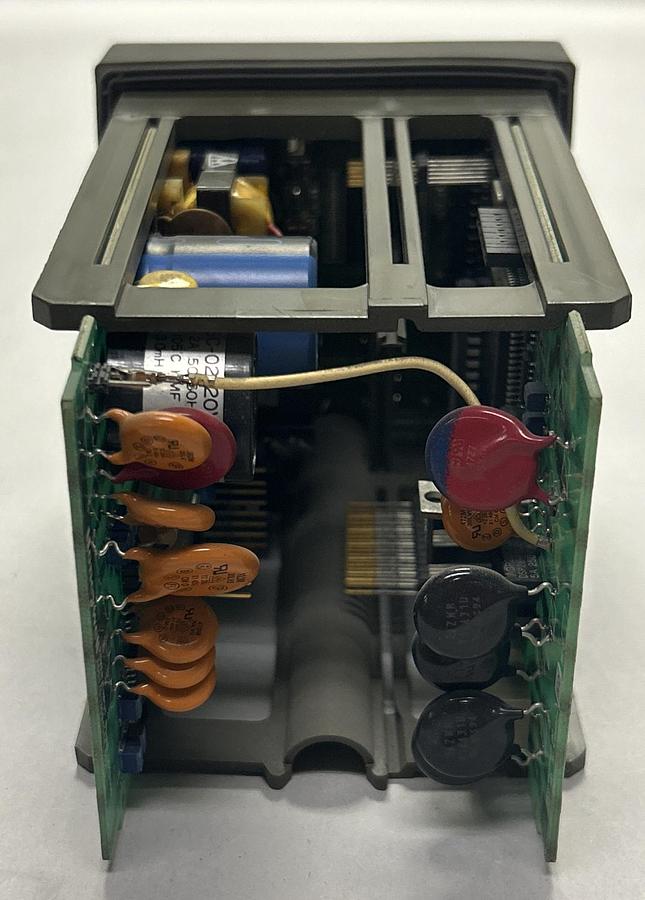 Used HONEYWELL,DC330BK000010000000000,TEMPERATURE CONTROLLER