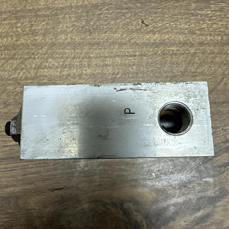 Used Fluid Controls,1PD12-F3-6S,Regulating Fluid Pressure Valve