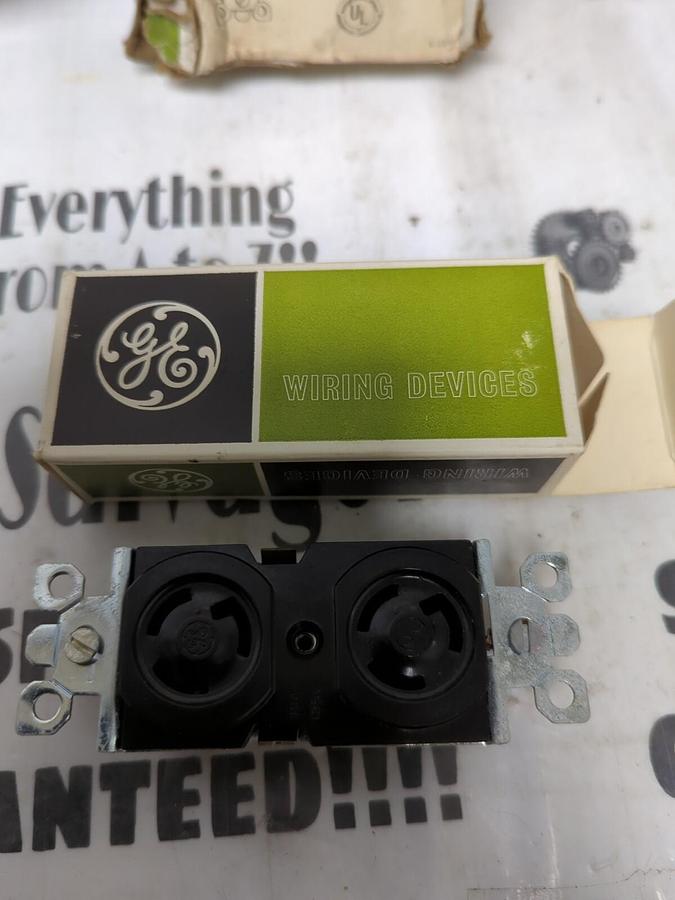 G.E.,GL4700,DUPLEX RECEPTACLE 15A-125V 2-POLE 3 WIRE BOX OF 9 NOS
