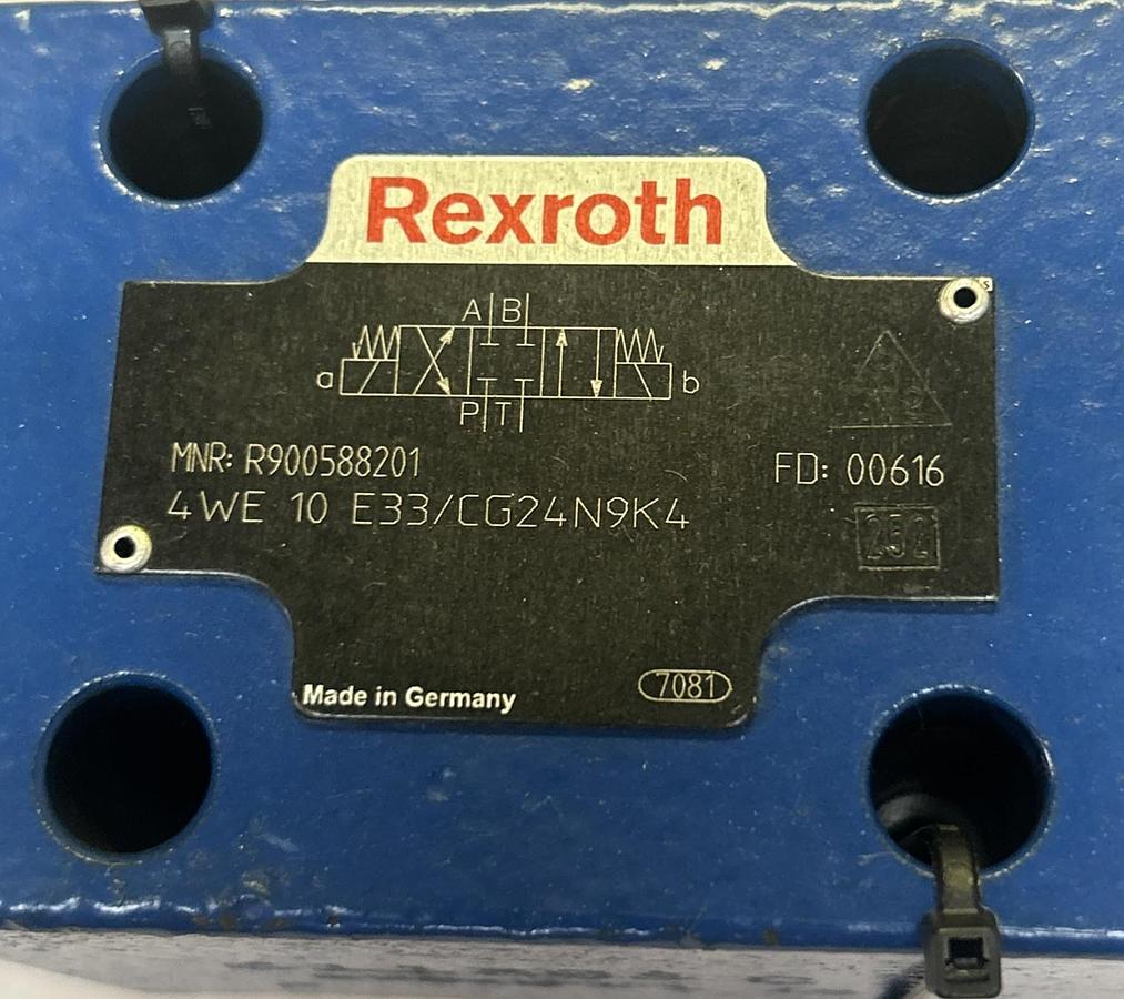 Used REXROTH,4WE10E33/CG24N9K4,HYDRAULIC DIRECTIONAL SOLENOID VALVE