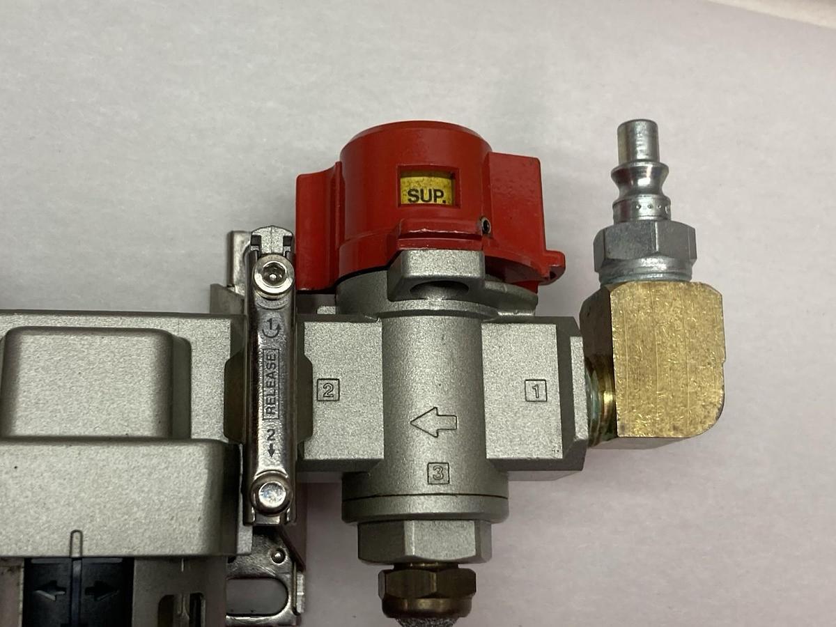 Used SMC,AF30-N03-Z & NAV3000-N03-5DZ,Pneumatic Valve Assembly