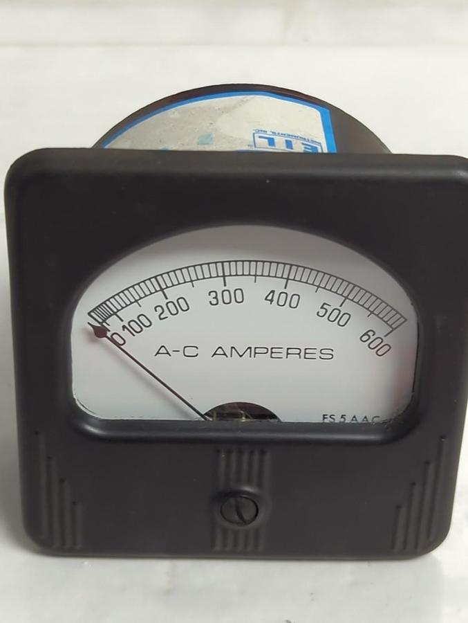 Used SIMPSONFS 5AAC,PRESSURE GAUGE 0-600 AC AMPRERES PRE-OWNED