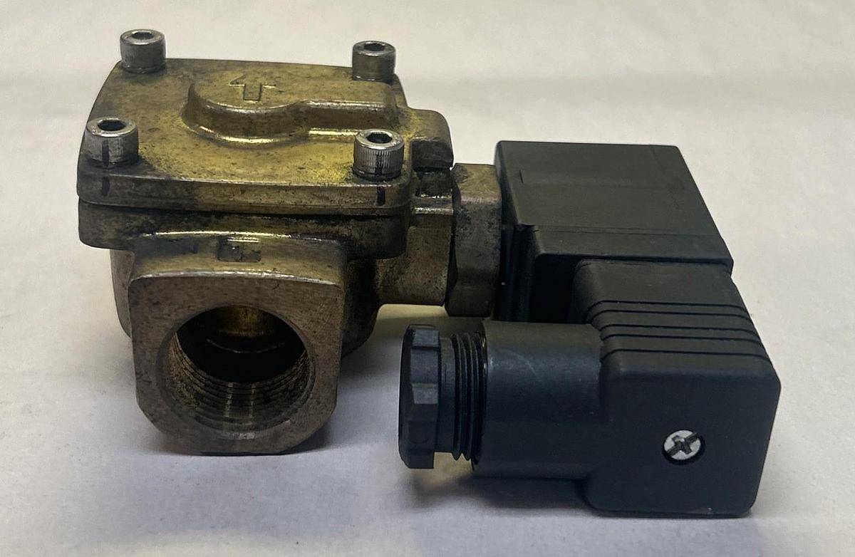 Used SMC,VXD2150-06N-3DR1,SOLENOID VALVE