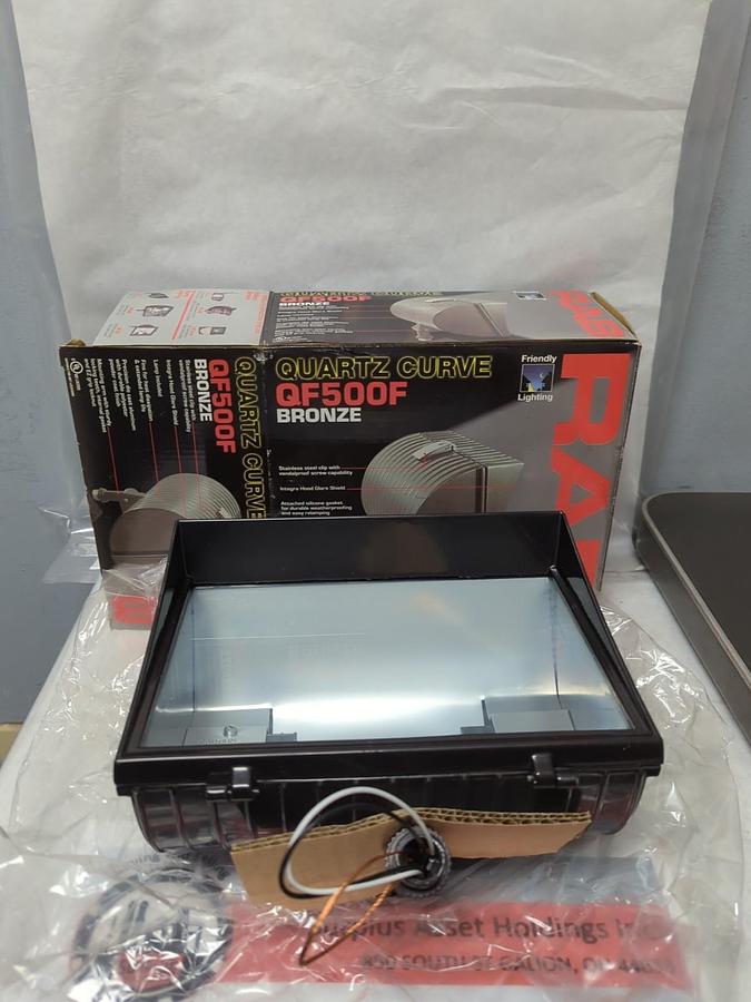 Used QUARTZ CURVE,QF500F,BRONZE HALOGEN OUTDOOR FLOOD LIGHT NOS