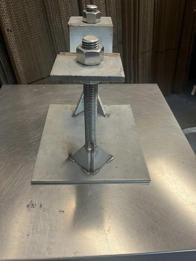 Used UNBRANDED,4-1/2",HEAVY DUTY PIPE SADDLE SUPPORT