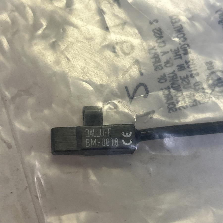 Used BALLUFF,BMF 103K-PS-C-2-S49-00.2,MAGNETIC FIELD SENSOR NEW
