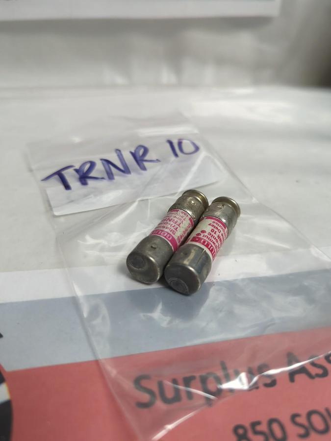 Used GOULD SHAWMUT,TRN-R10,TRI-ONIC 10 AMP FUSE LOT OF 2 PRE-OWNED