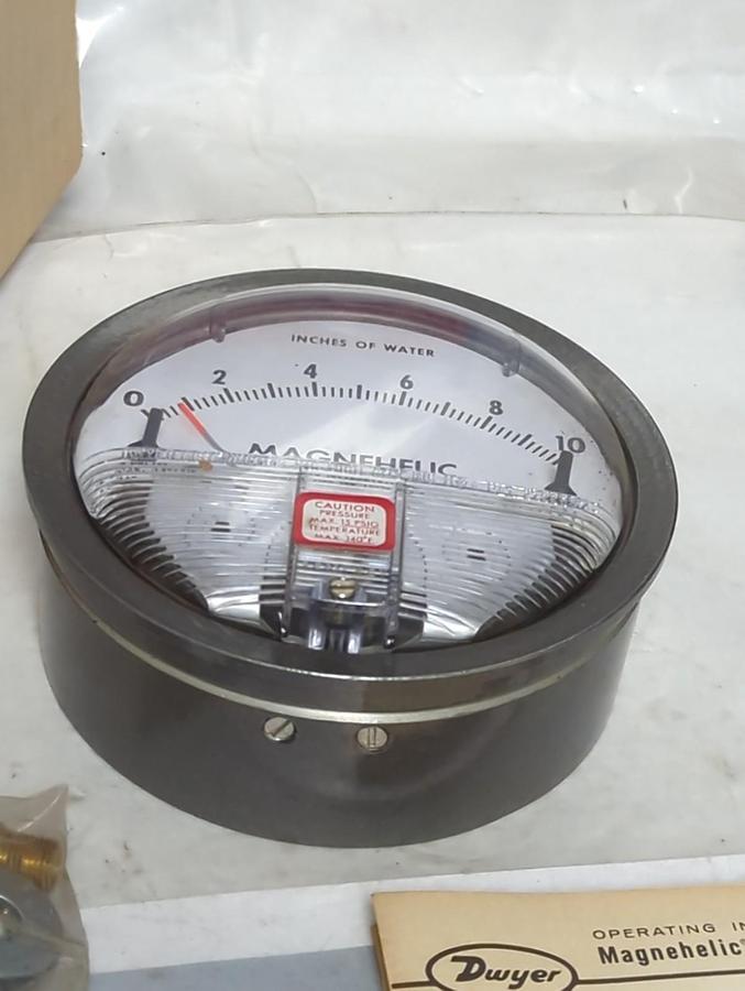 DWYER,2010,MAGNEHELIC PRESSURE GAUGE NOS