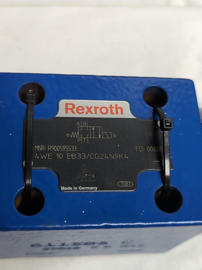 REXROTH,R900595533,SOLENOID VALVE 4 WE 10 EB331CG24N9K4 NOS