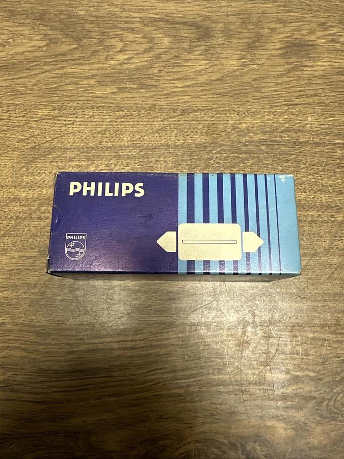 Used Phillips,24V 18W SV8.5,Hella Bulb Box of 10