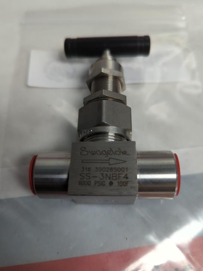 SWAGELOK,SS-390285001,UNION BONNET NEEDLE VALVE 6000 PSIG 100F NOS