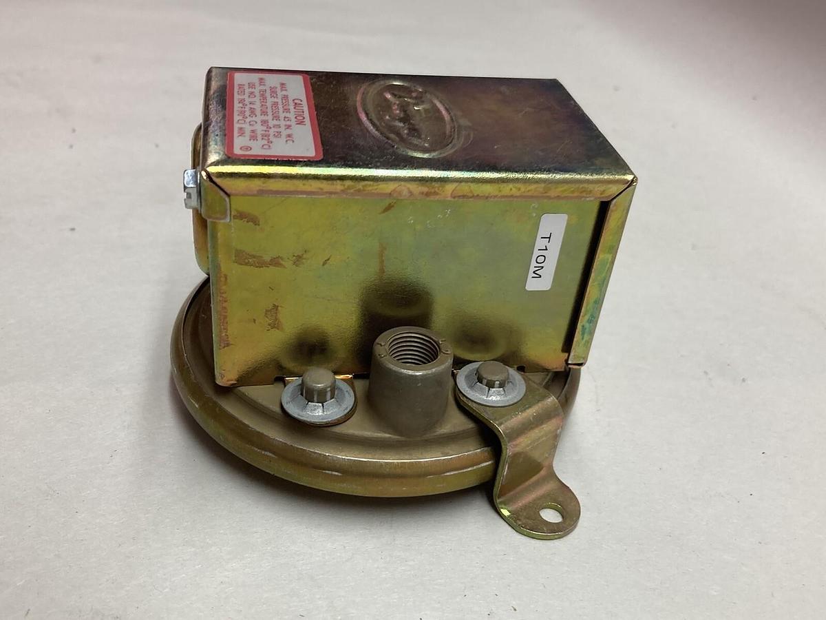 Used Dwyer,19/0-5,Pressure Switch