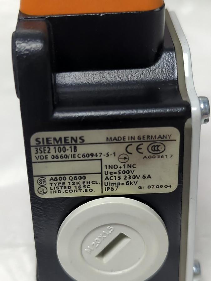 Used SIEMENS,3SE2-100-1B,LIMIT SWITCH PRE-OWNED