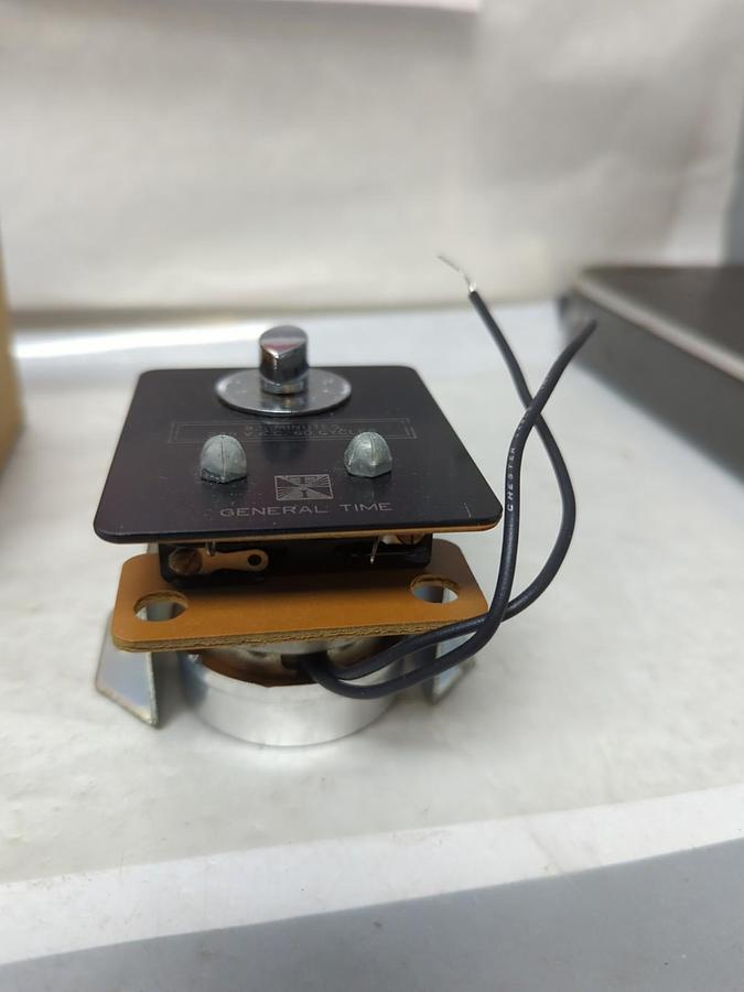 GENERAL TIME,DA11-034,DELAY TIMER RANGE 9.5 MIN 20A 125/250VAC NOS