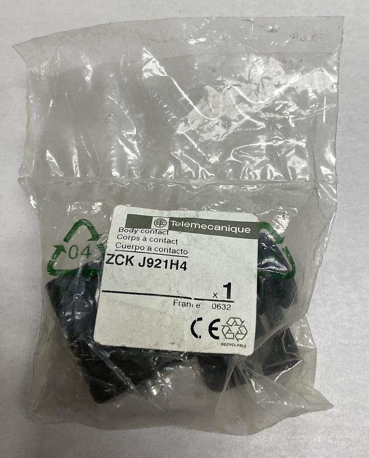 Used Telemecanique,ZCK J921H4,Valve Connector NOS