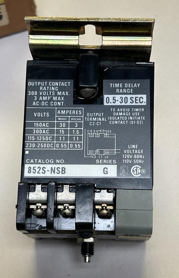 Used ALLEN BRADLEY,852S-NSB,SOLID STATE TIMING MODULE NEW