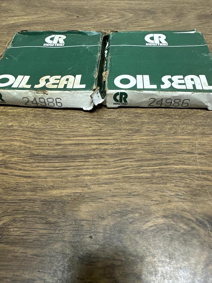 Used CR Industries,24986,Oil Seal LOT OF 2