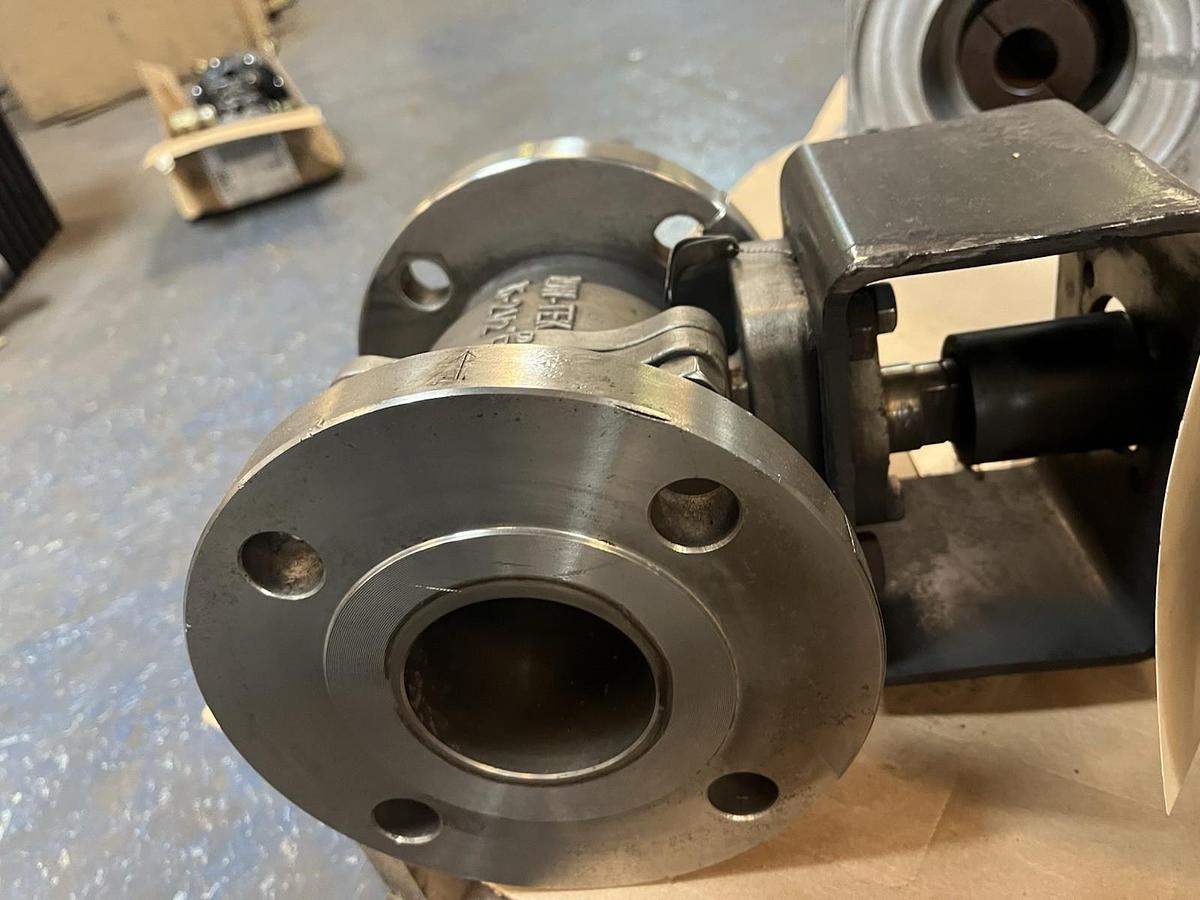 Used FLOW-TEK,2-1/2",F15 BALL VALVE 150PSI CF8M