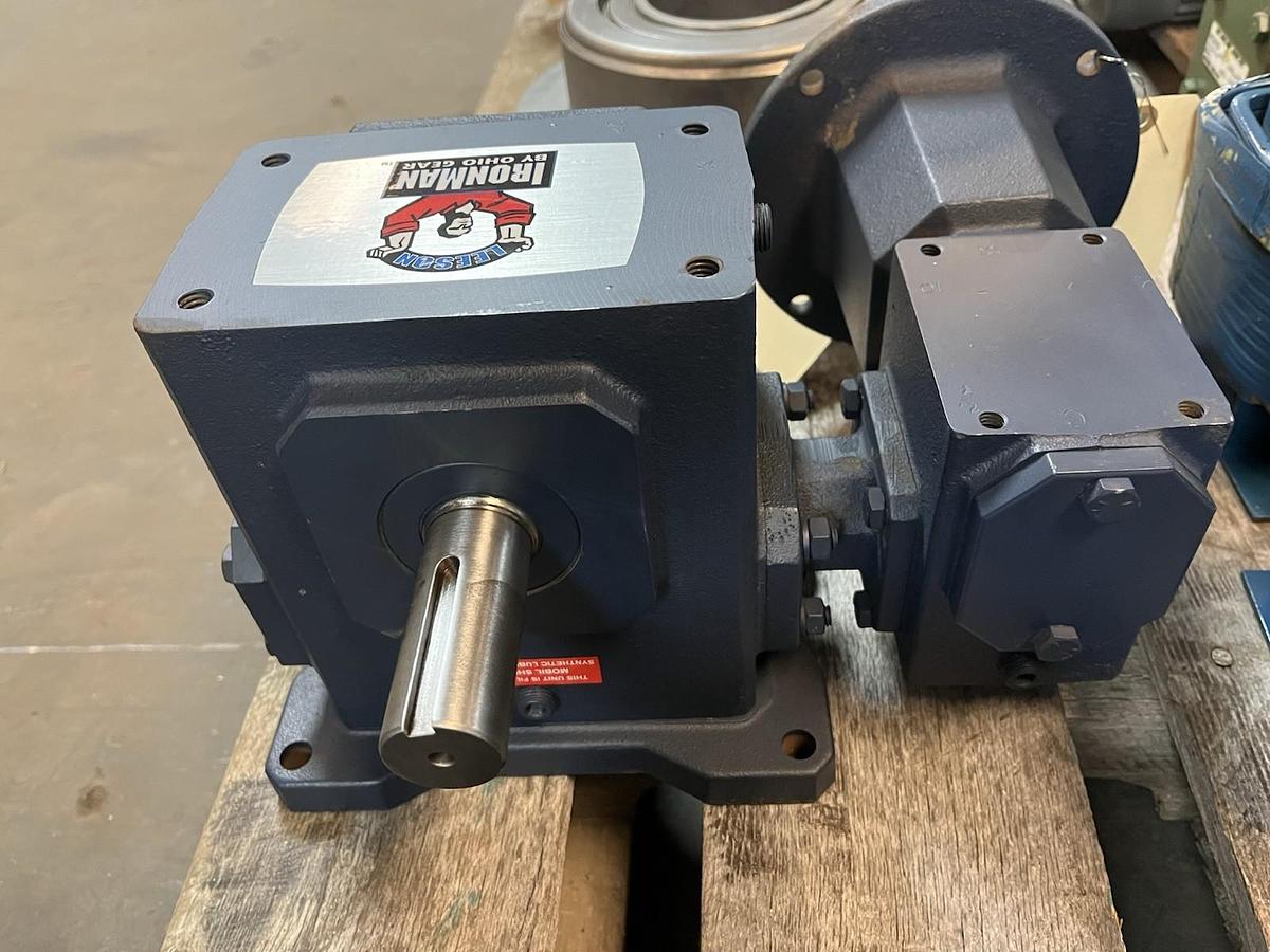 IRONMAN,DM824-200-56-B,GEAR REDUCER RATIO 200 .385HP