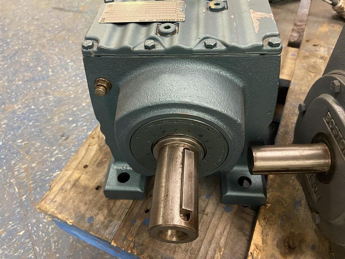 SEW Eurodrive,R77R37AM143,Gear Reducer Ratio 646 Torque 7260