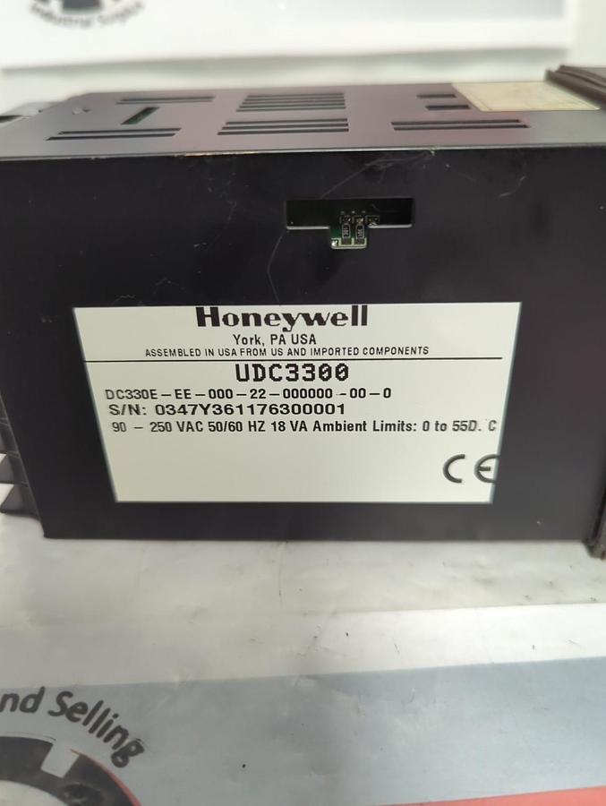 Used HONEYWELL,UDC3300,TEMPERATURE CONTROLLER 90-250VAC PRE-OWNED