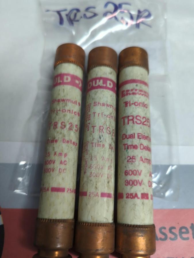 Used GOULD SHAWMUT,TRS-25R,TRI-ONIC 25 AMP FUSE LOT OF 3 PRE-OWNED
