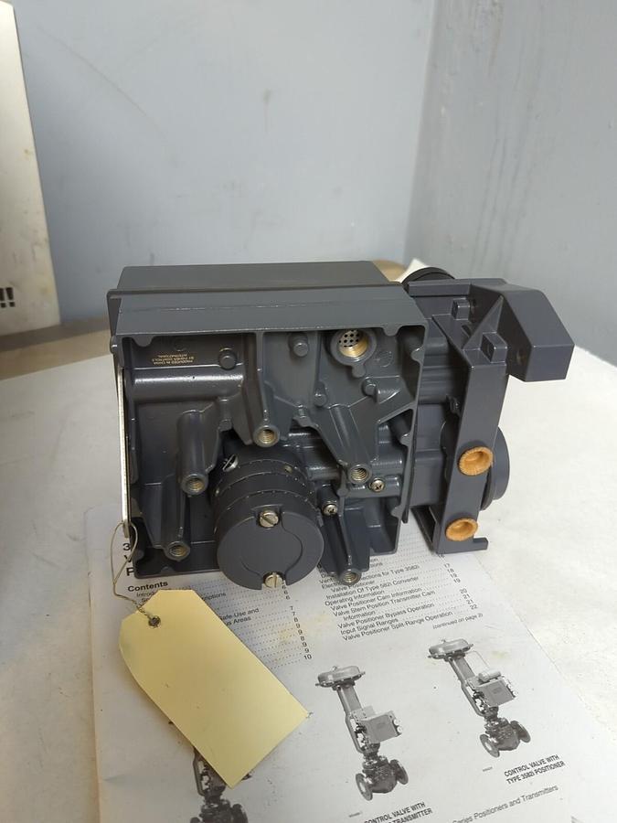 EMERSON FISHER CONTROLS,FS3582G-10,PNEUMATIC VALVE POSITIONER NOS