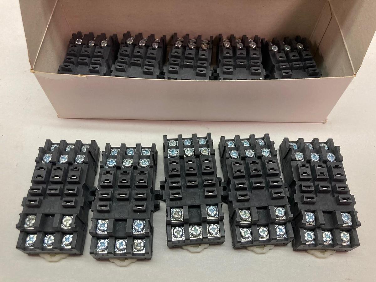 Custom Connector Corporation,ST11-PC,Relay Socket 300V 10A BOX OF 10