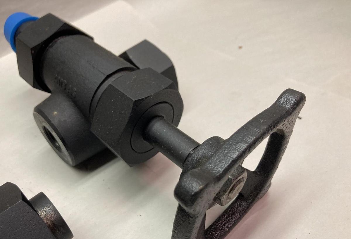 Jerguson,Series 136,Manual Steel Gage Valve Stem CR-13