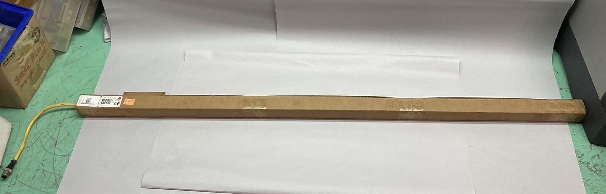 Banner,SLPE25-830P8,Light Curtain Emitter