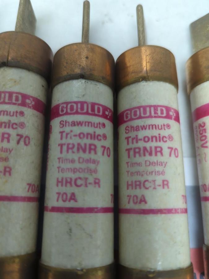 Used GOULD SHAWMUT,TRNR 70,TRI-ONIC 70 AMP FUSE LOT OF 5 PRE-OWNED